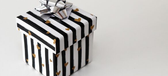 gift, christmas, gift packaging, white, black, stripes, nicholas, christmas gift, birthday present, surprise, package, happy birthday, packaging, silver, give, give away, christmas wallpaper